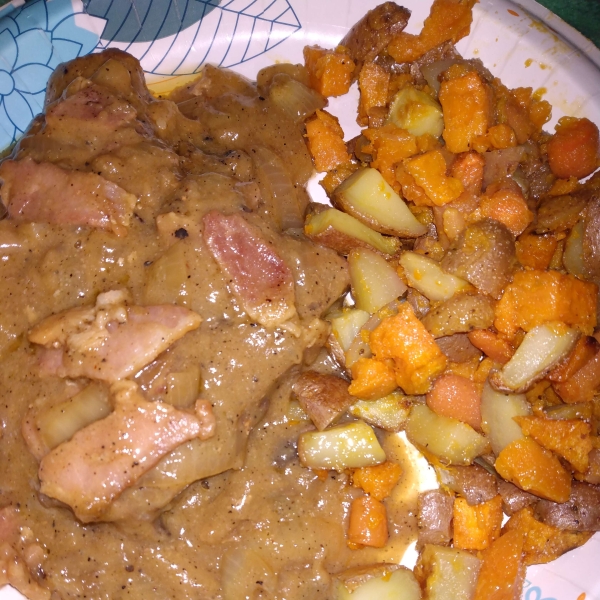 Southern Smothered Pork Chops in Brown Gravy