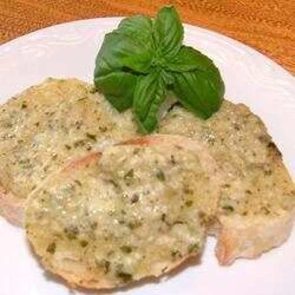 Basil Pesto Bread Rounds