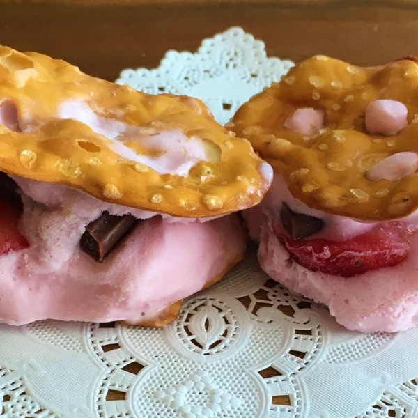 Mini Ice Cream Pretzel Sandwiches