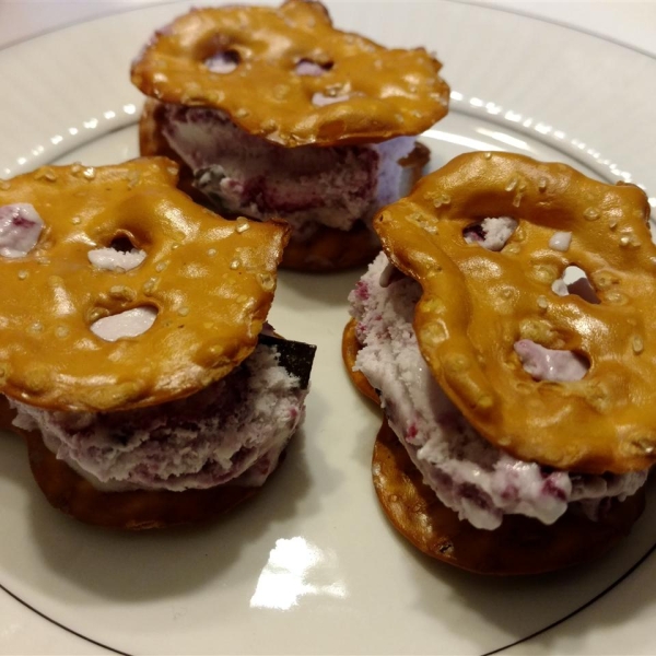 Mini Ice Cream Pretzel Sandwiches