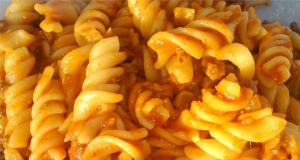Beefy Rotini in Tomato Sauce