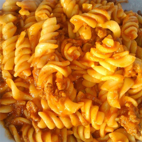 Beefy Rotini in Tomato Sauce