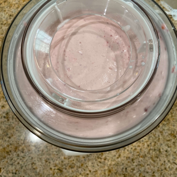 Easy Strawberry Ice Cream