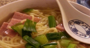 Easy Kine Saimin (Hawaiian Ramen)