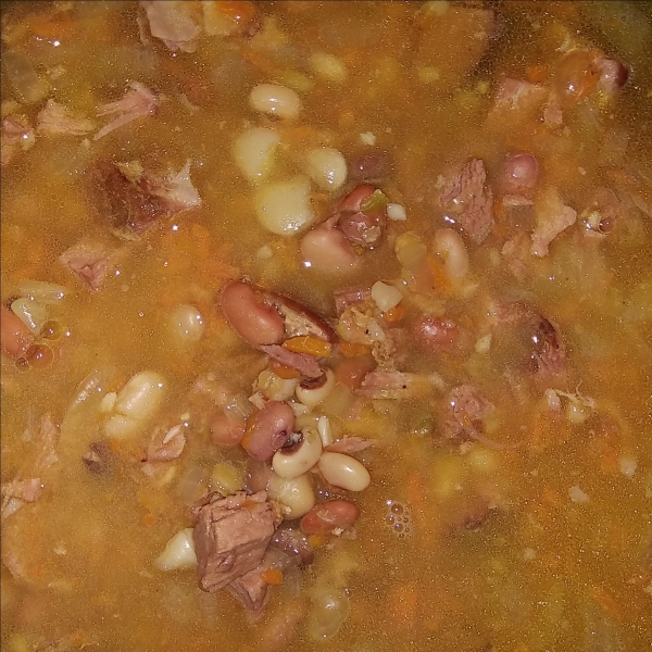 Slow Cooker Ham and Bean Soup