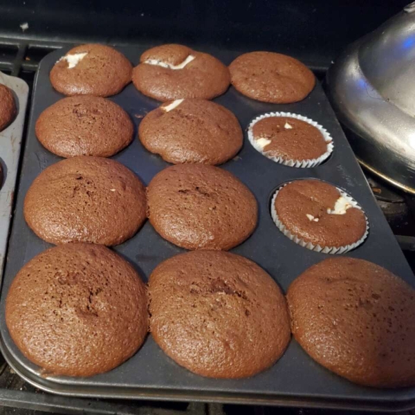 Creamy Chocolate Cupcakes