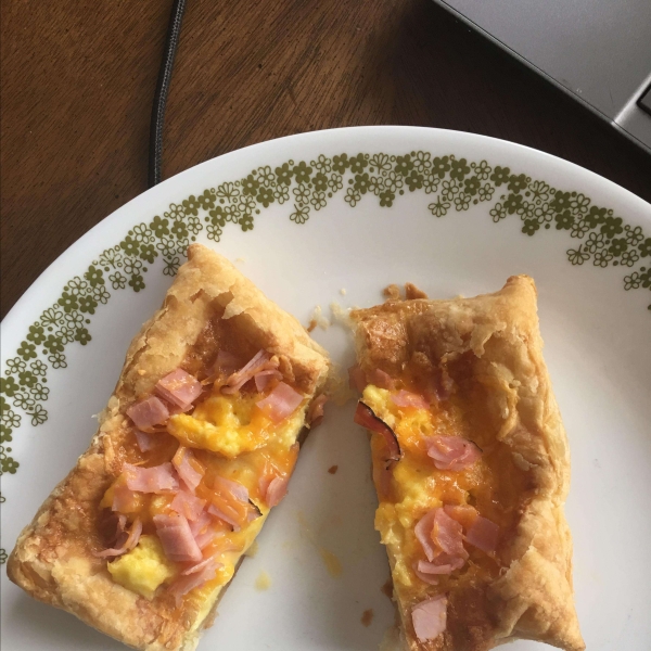 Air Fryer Breakfast Toad-in-the-Hole Tarts