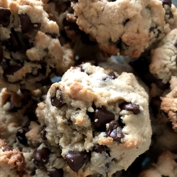 Paleo Skillet Chocolate Chip Cookie