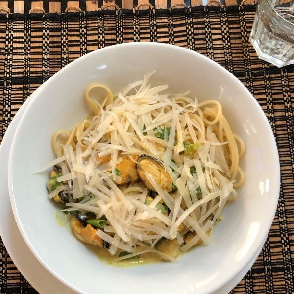 Steamed Mussels with Curry