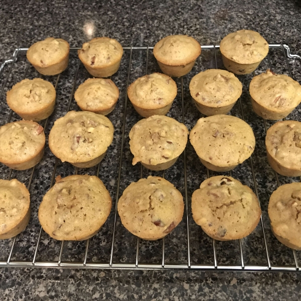 Mini Pecan Pie Muffins