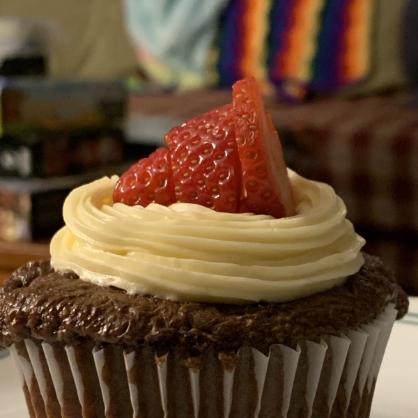 Chocolate-Dipped Strawberry Cupcakes