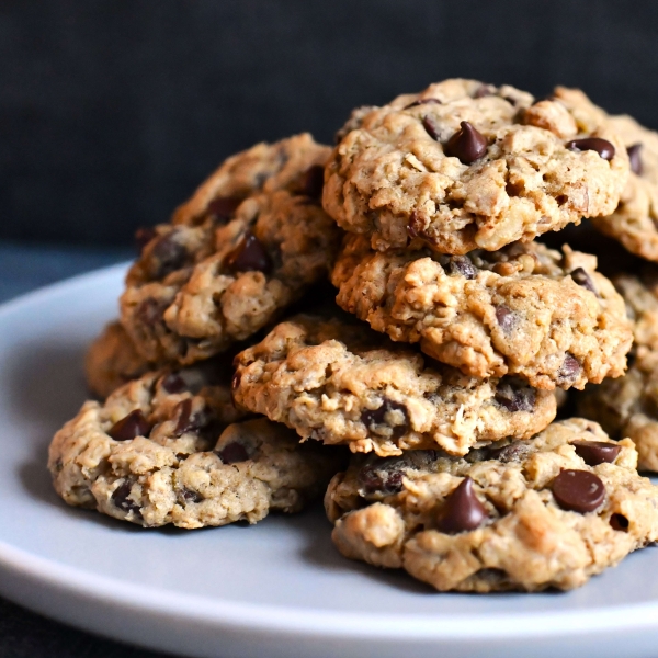 Chocolate Chip Oatmeal Cookies