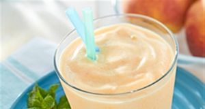 Creamy White Tea and Peach Smoothie