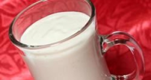 Super Easy Drinkable Fruit Yogurt Shakes