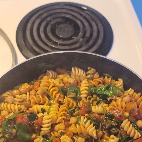 Pasta with Spinach and Chickpeas