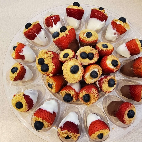 Cheesecake-Stuffed Strawberries