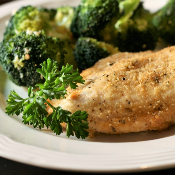 Juicy Baked Chicken Breast with Garlic and Parmesan