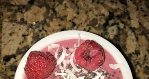 Raspberry-Coconut Smoothie Bowl