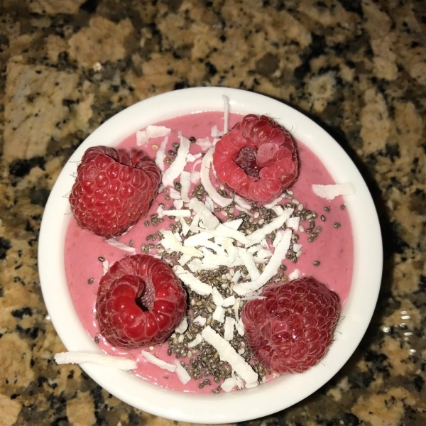 Raspberry-Coconut Smoothie Bowl