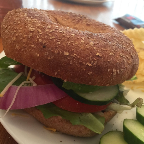 Fresh Veggie Bagel Sandwich