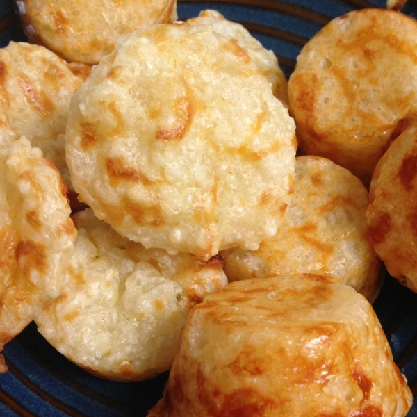 Brazilian Cheese Puffs (Pao de Queijo)