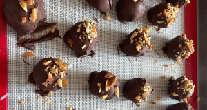 Famous Coconut-Almond Balls