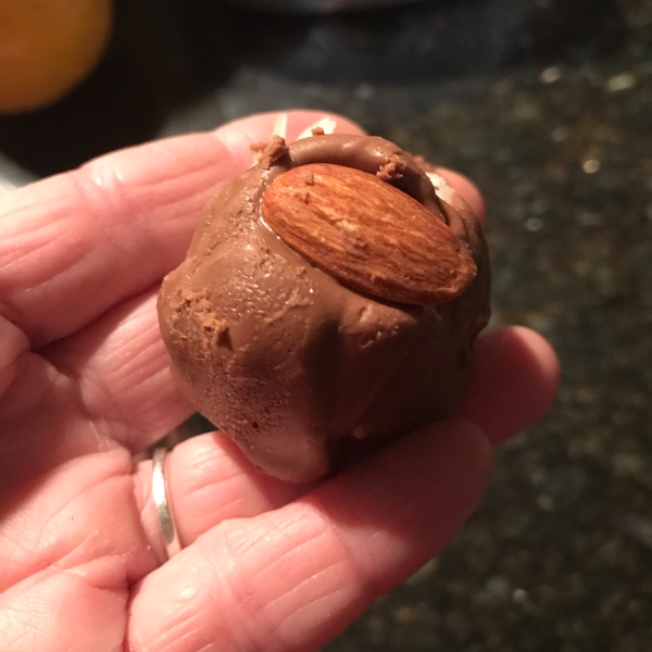 Famous Coconut-Almond Balls