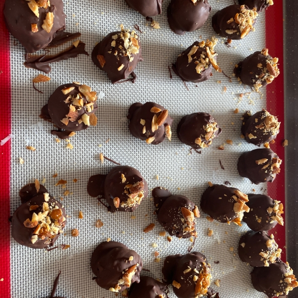 Famous Coconut-Almond Balls