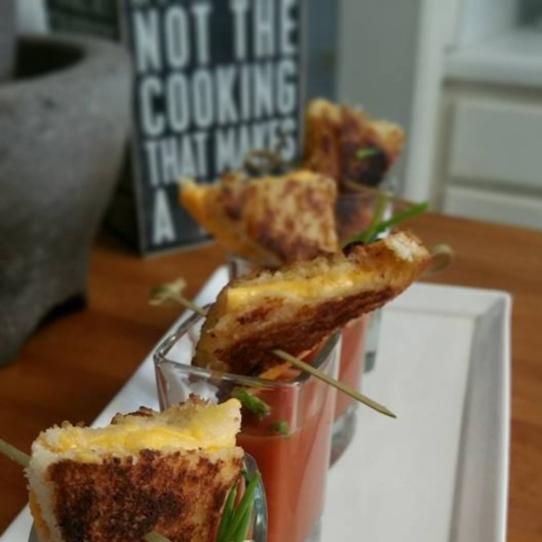 Grilled Cheese Shooters