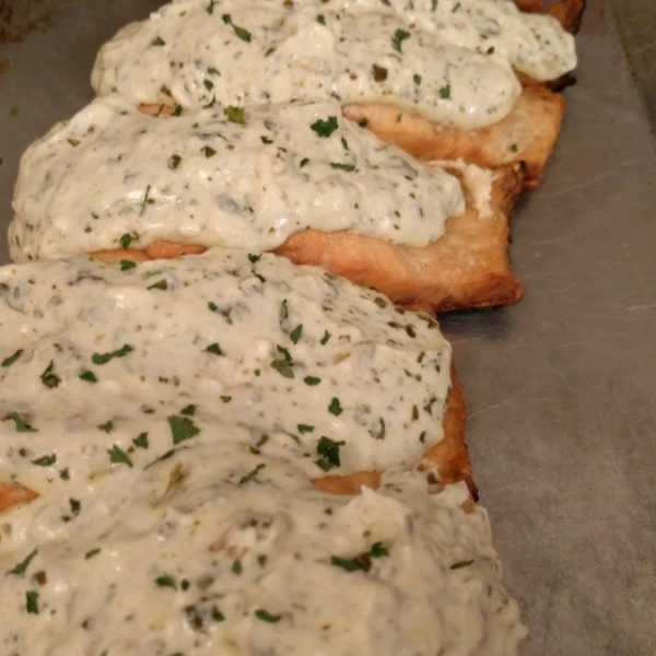 Grilled Salmon with Creamy Pesto Sauce