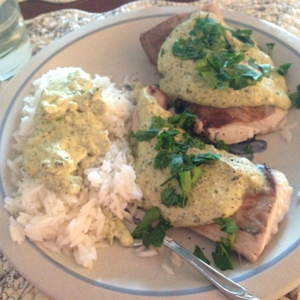 Grilled Salmon with Creamy Pesto Sauce