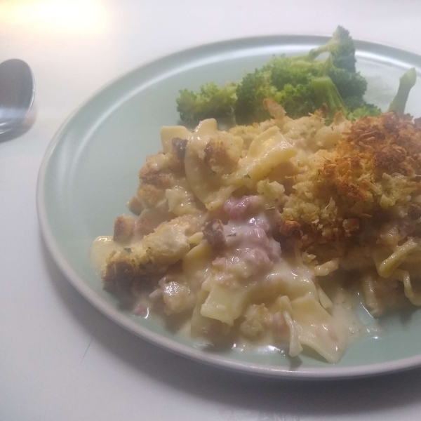 Creamy Chicken Cordon Bleu Casserole
