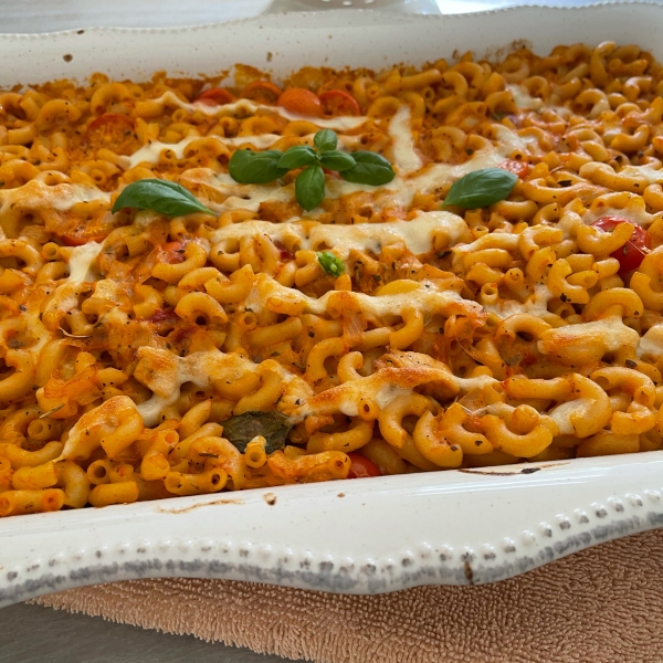Creamy Pasta Bake with Cherry Tomatoes and Basil