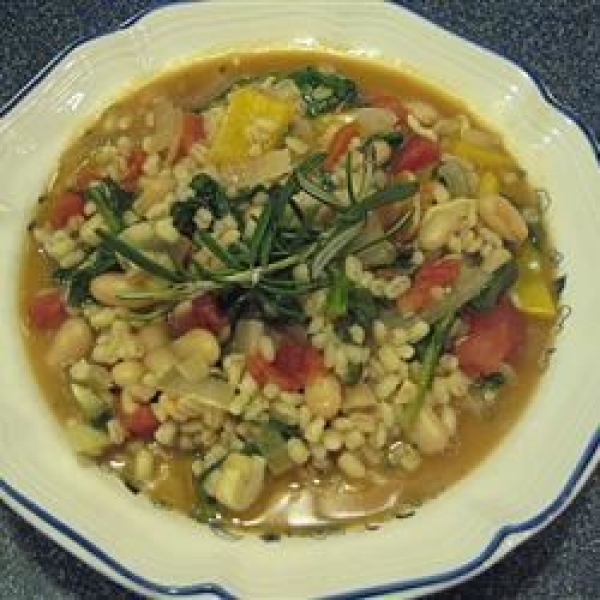 White Bean, Spinach, and Barley Stew