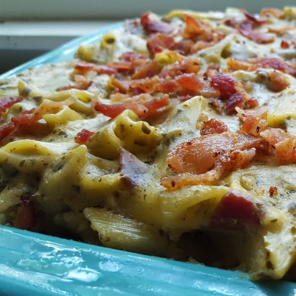 Bacon White Cheddar Pesto Mac and Cheese