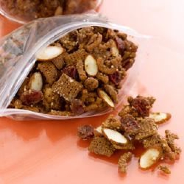 Heart-y Antioxidant Almond Snack Mix