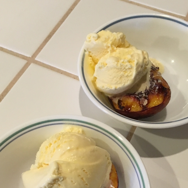 Grilled Peaches and Ice Cream