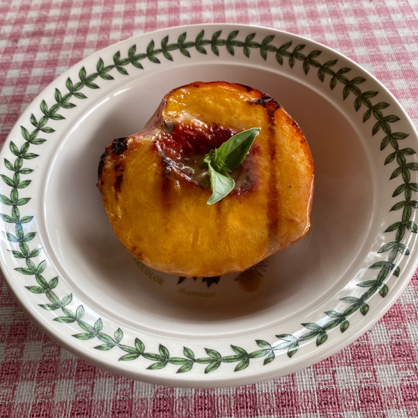 Grilled Peaches and Ice Cream