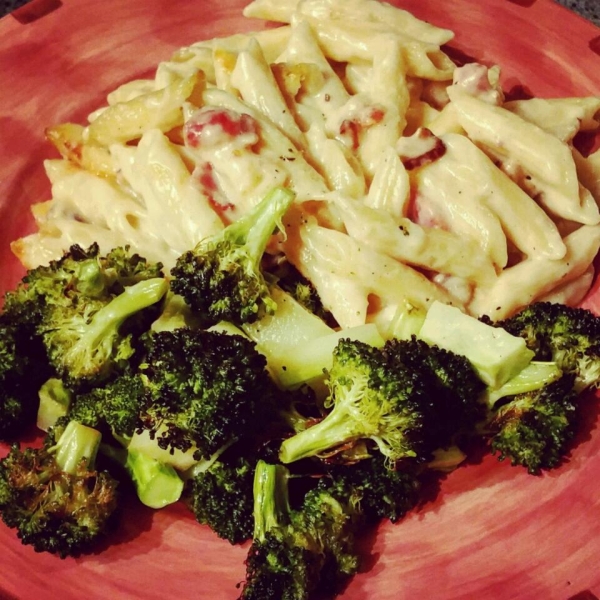 White Cheddar Macaroni with Bacon and Thyme