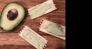 Garlic and Avocado Vegan Cream Cheese Spread
