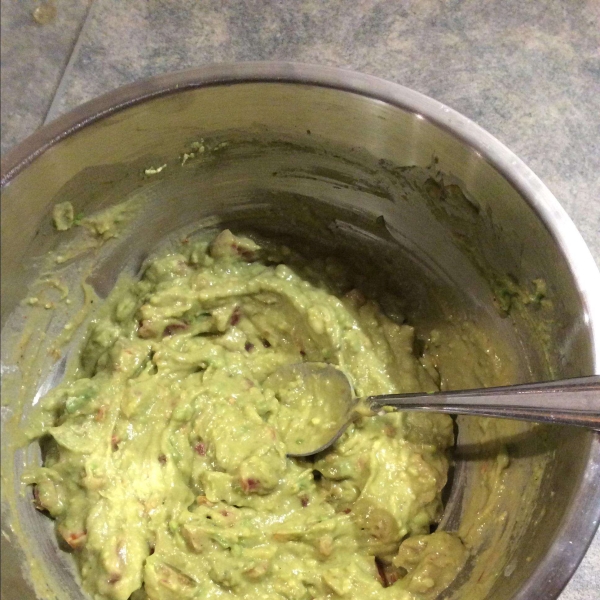 Creamy, Spicy Guacamole