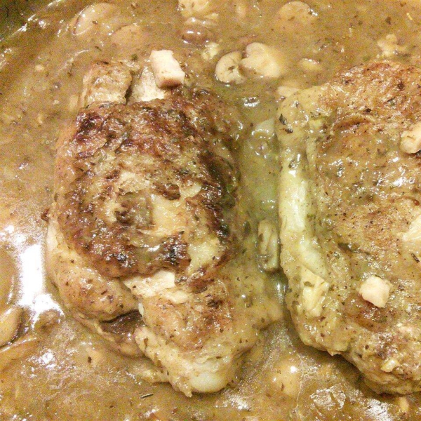 Turkey Thighs in Brown Sauce