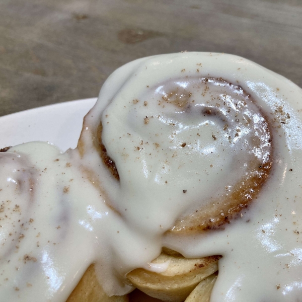 Eggnog Cinnamon Rolls