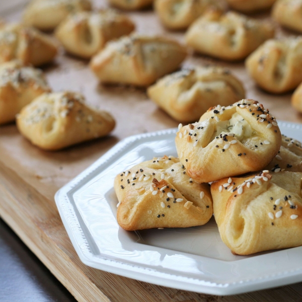 Everything Bagel Crescent Bites