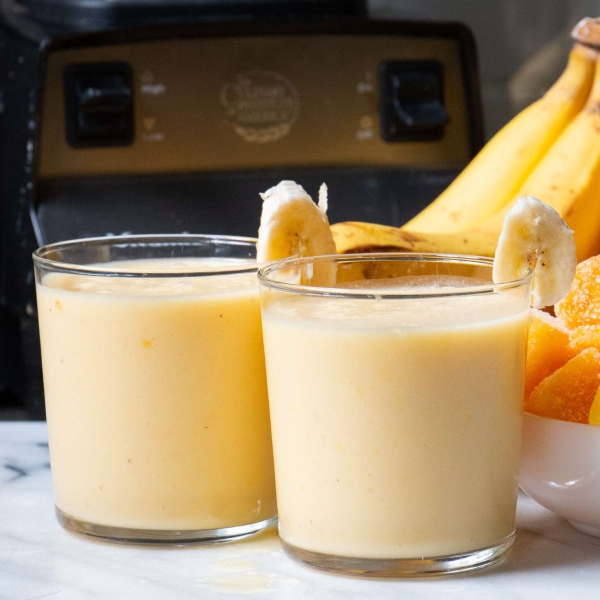Easy Mango Banana Smoothie