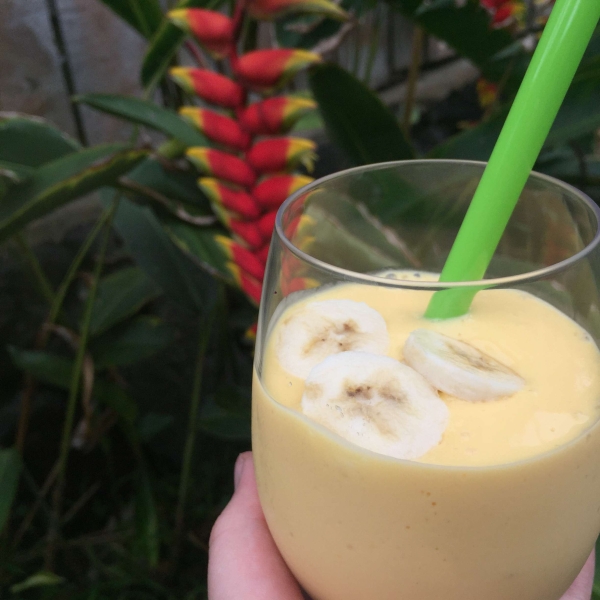 Easy Mango Banana Smoothie