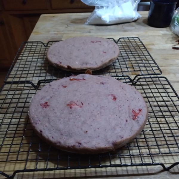 Fresh Strawberry Cake with Strawberry Buttercream Icing