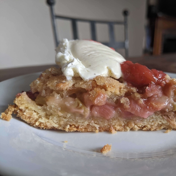 German Rhubarb Streusel Cake