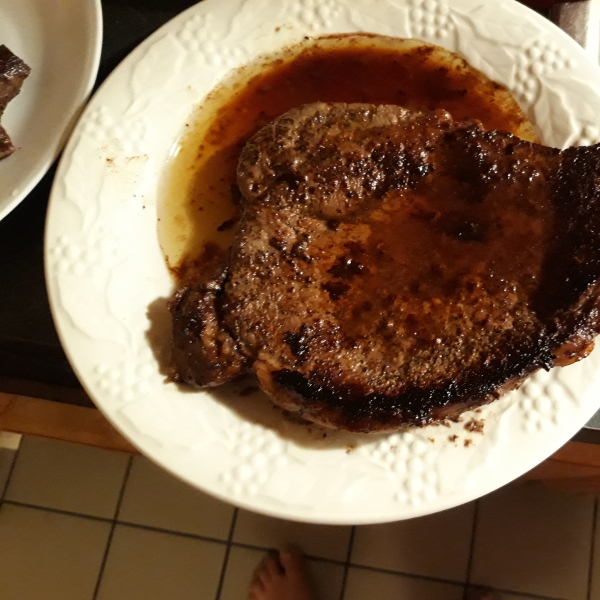 Oven-Seared Beef Tenderloin with Herb Pan Sauce