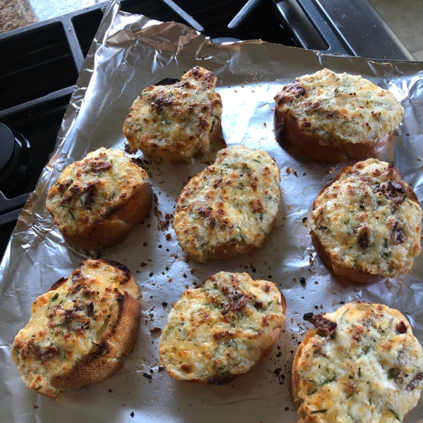 Stef's Super Cheesy Garlic Bread
